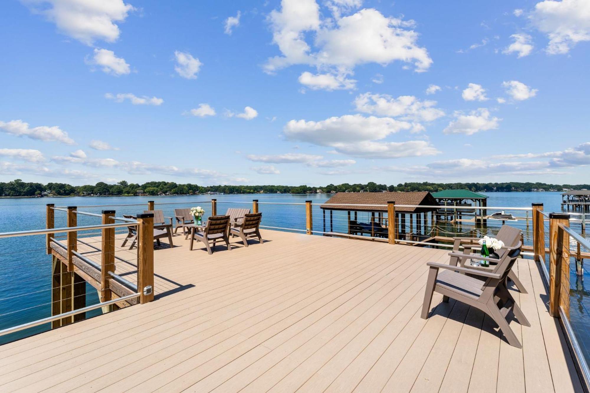 Lakefront Living 무어스빌 외부 사진