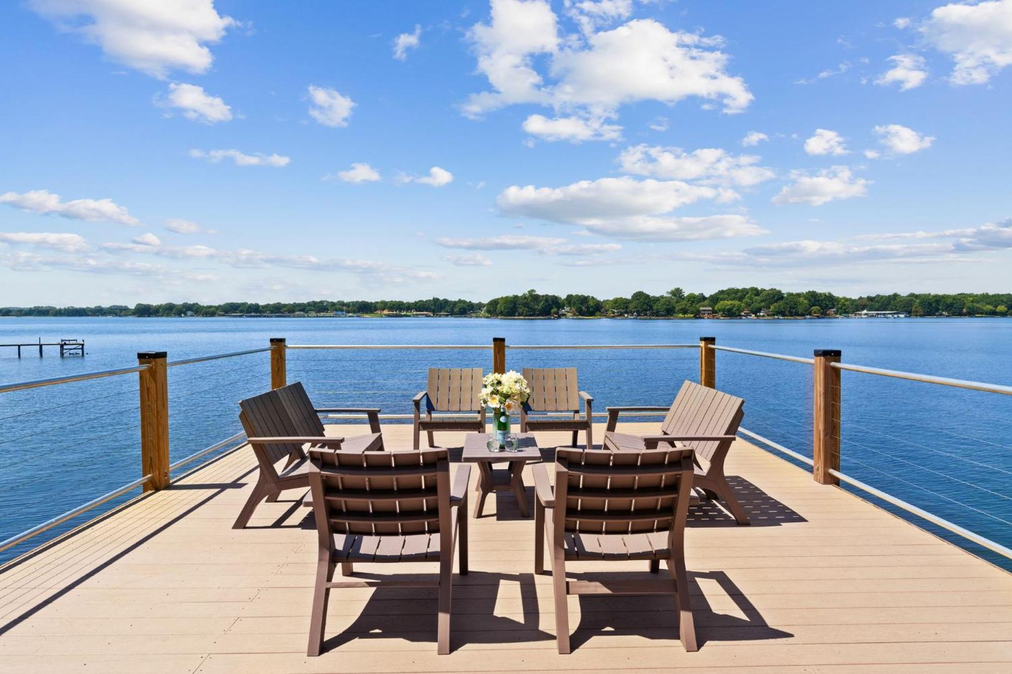Lakefront Living 무어스빌 외부 사진