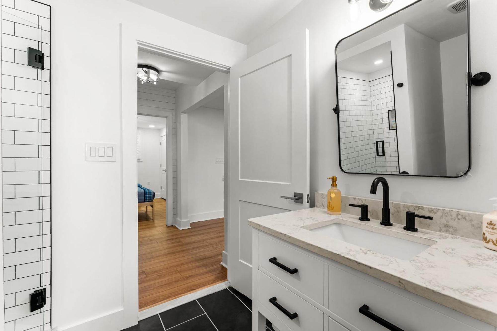Lakefront Living 무어스빌 외부 사진