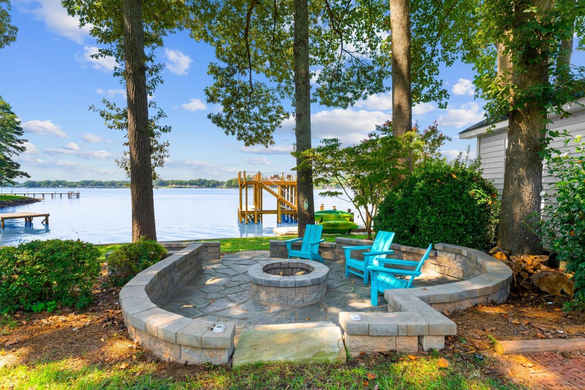 Lakefront Living 무어스빌 외부 사진