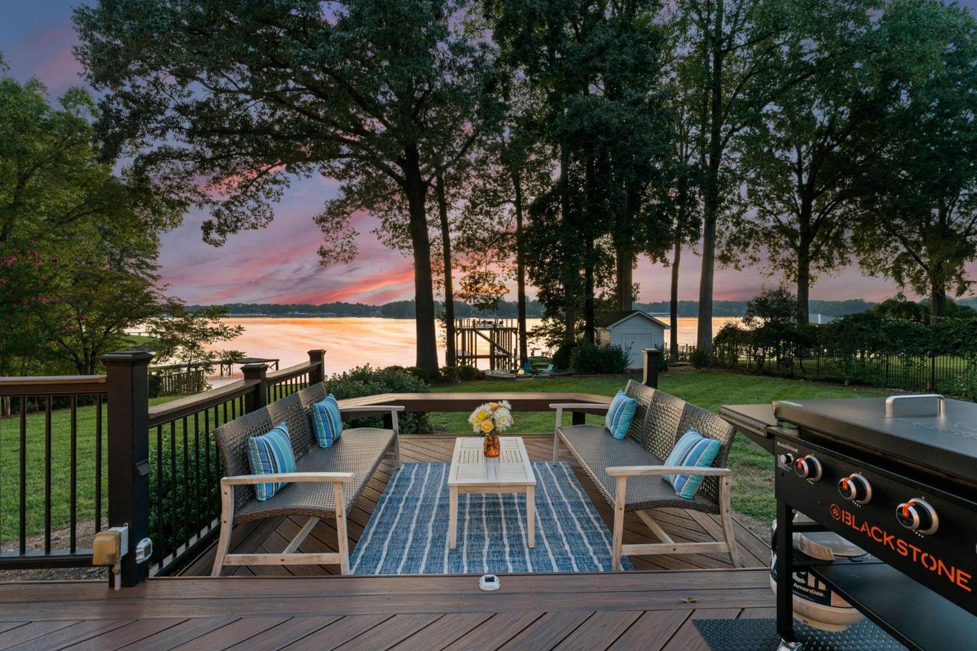 Lakefront Living 무어스빌 외부 사진