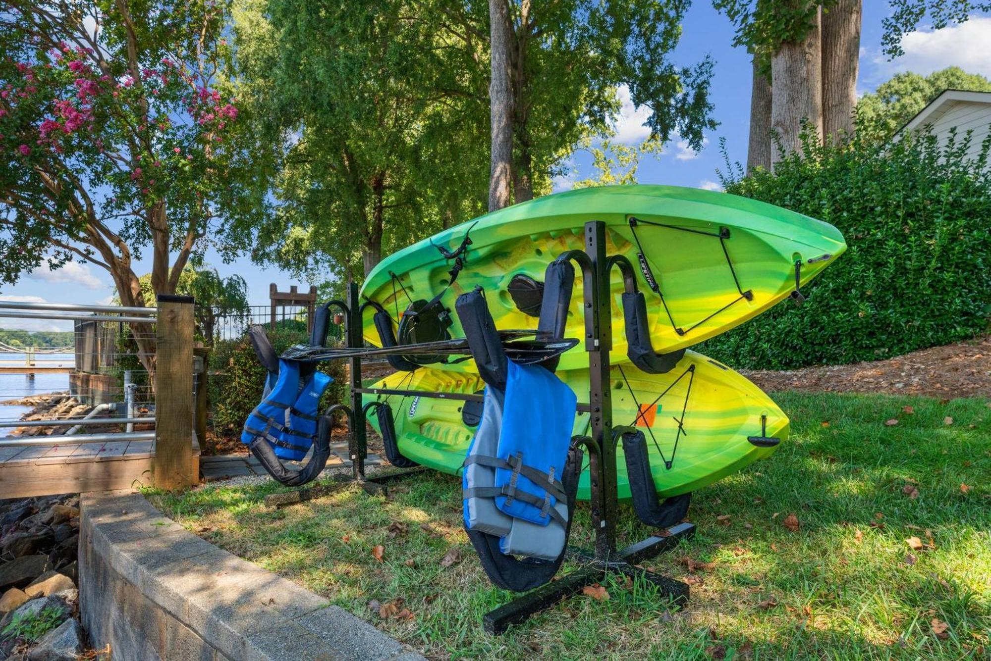 Lakefront Living 무어스빌 외부 사진