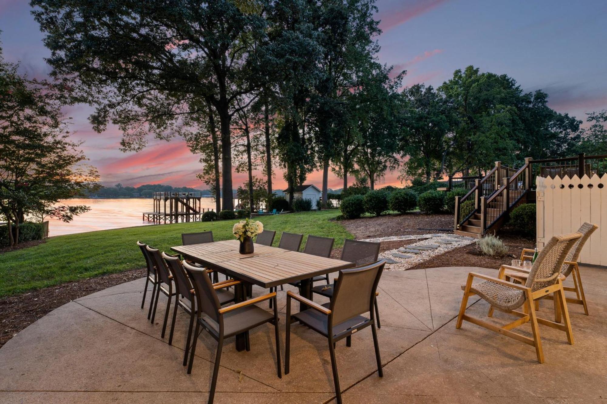 Lakefront Living 무어스빌 외부 사진