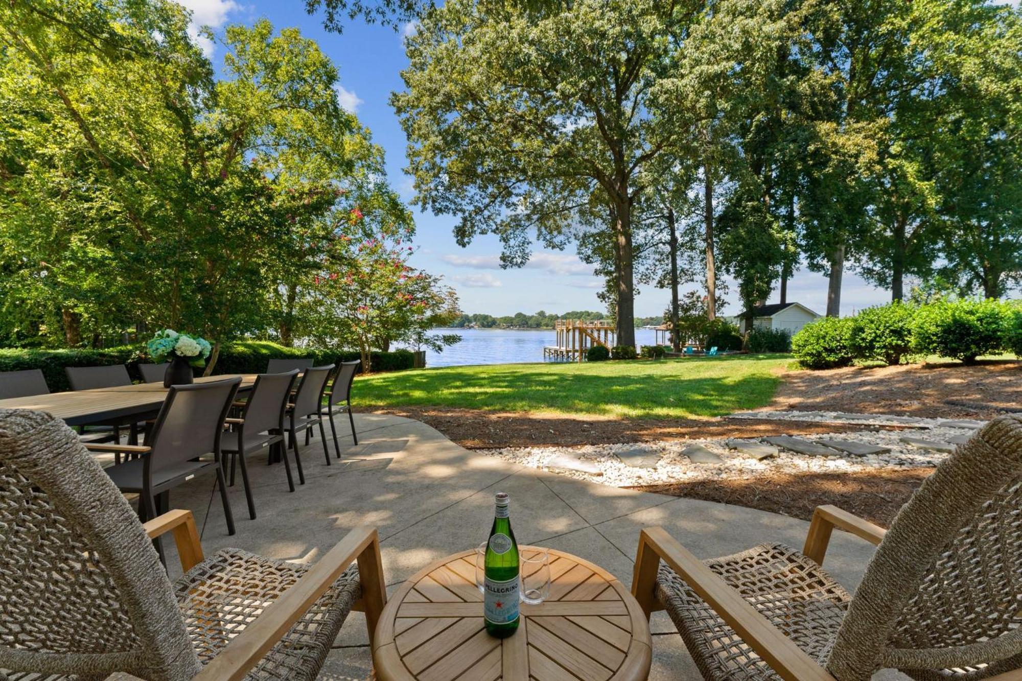 Lakefront Living 무어스빌 외부 사진
