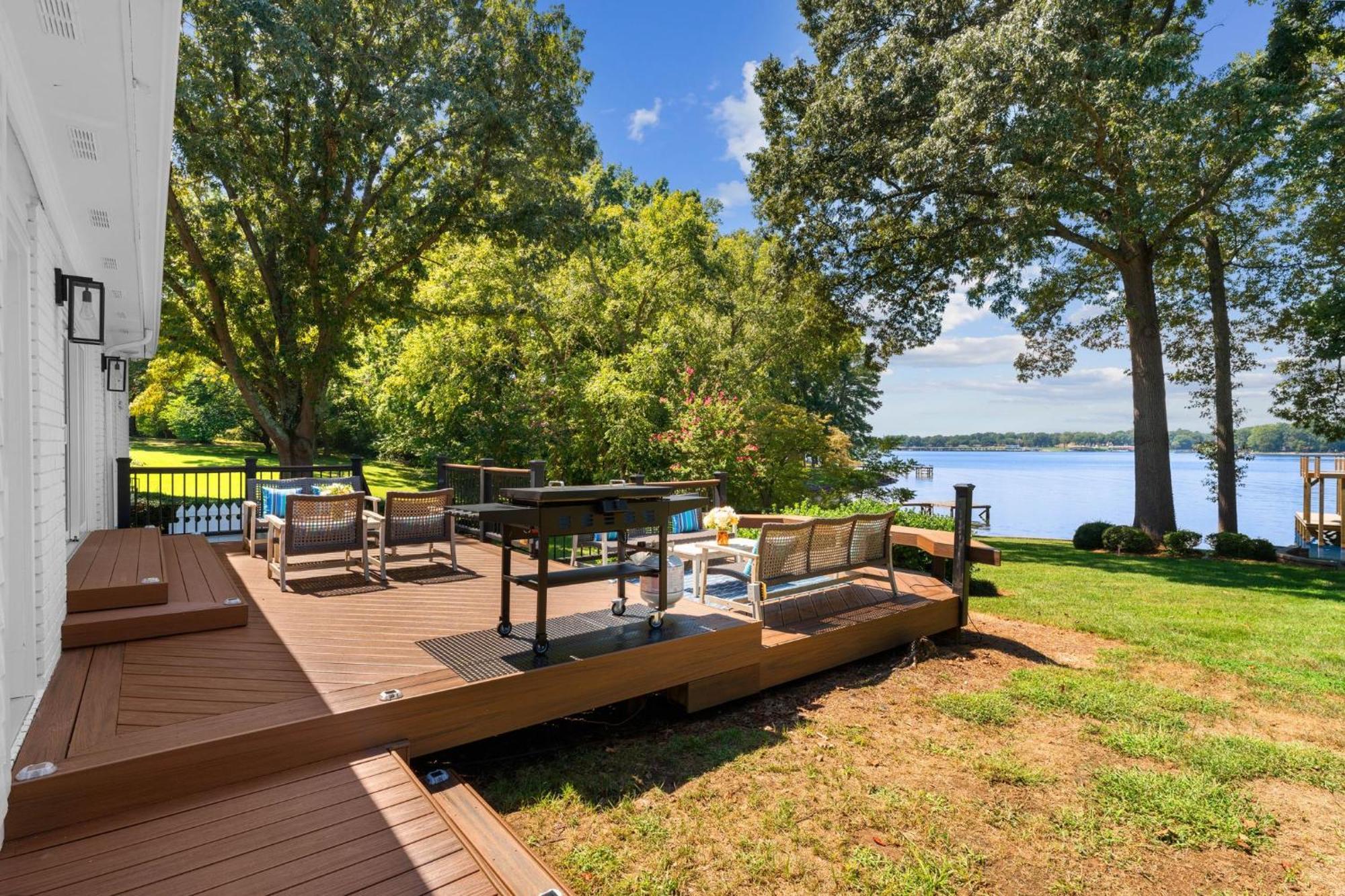 Lakefront Living 무어스빌 외부 사진