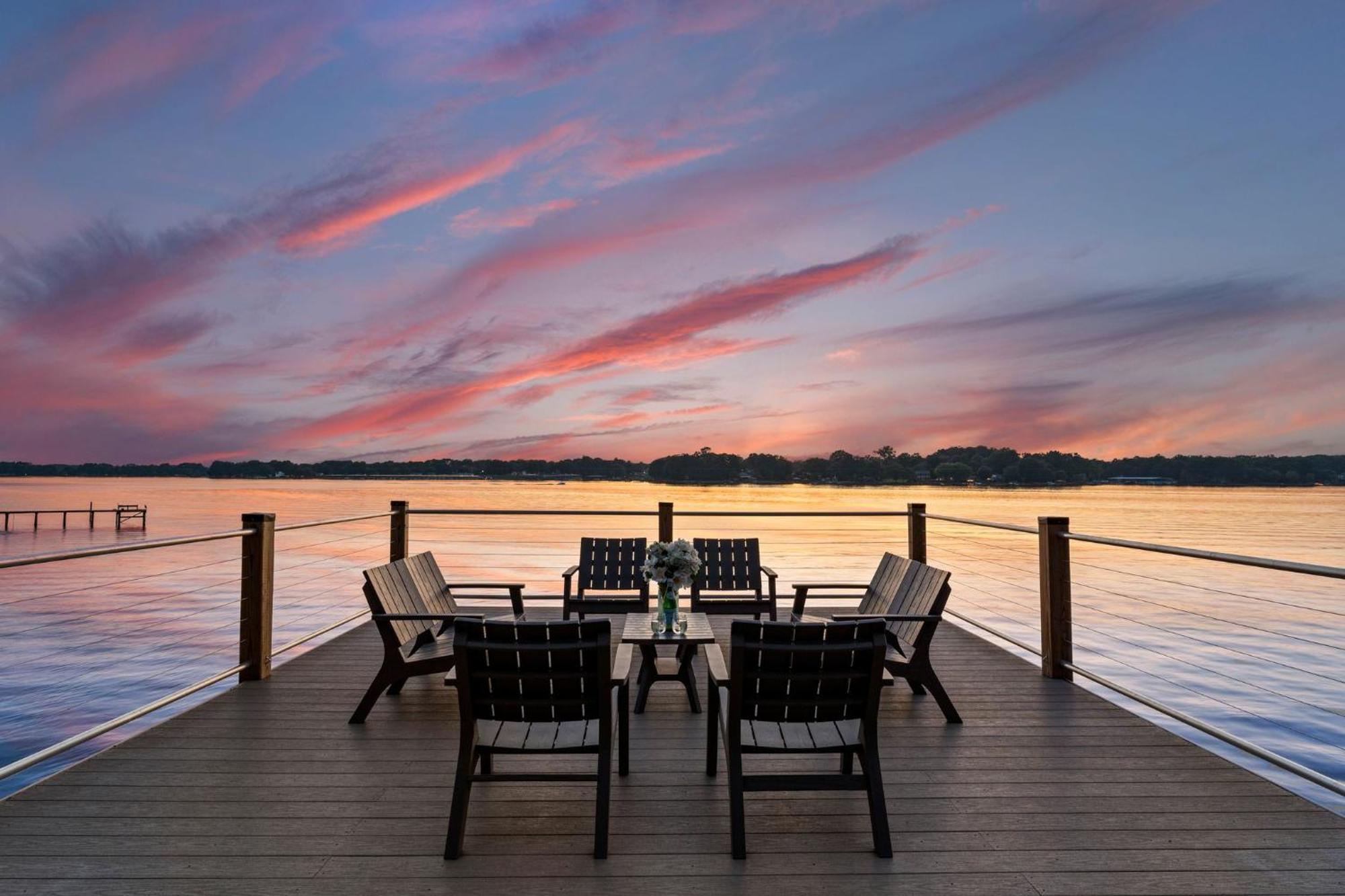 Lakefront Living 무어스빌 외부 사진